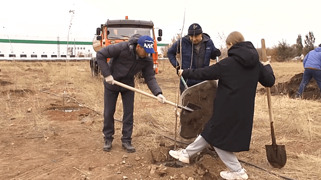 В Оренбурге на ул. Просторной заложили «Сад счастливой семьи»