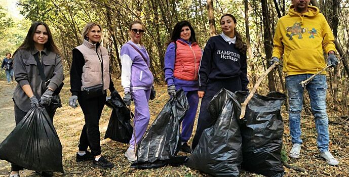 В парке «Вересаево» провели субботник