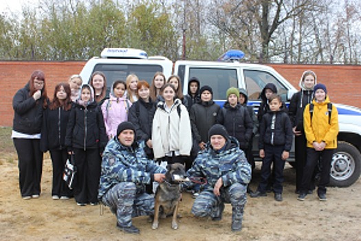 В Республике Марий Эл полицейские-кинологи организовали для школьников увлекательные мероприятия