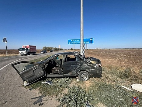 В Волгоградской области «десятка» попала в ДТП с фурой