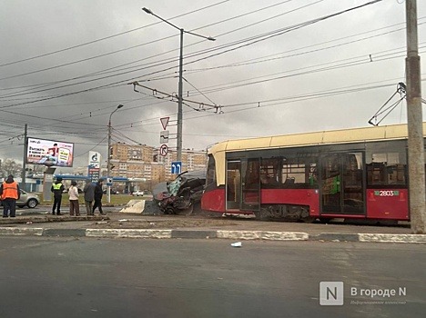 Жуткое ДТП случилось на Комсомольской площади в Нижнем Новгороде