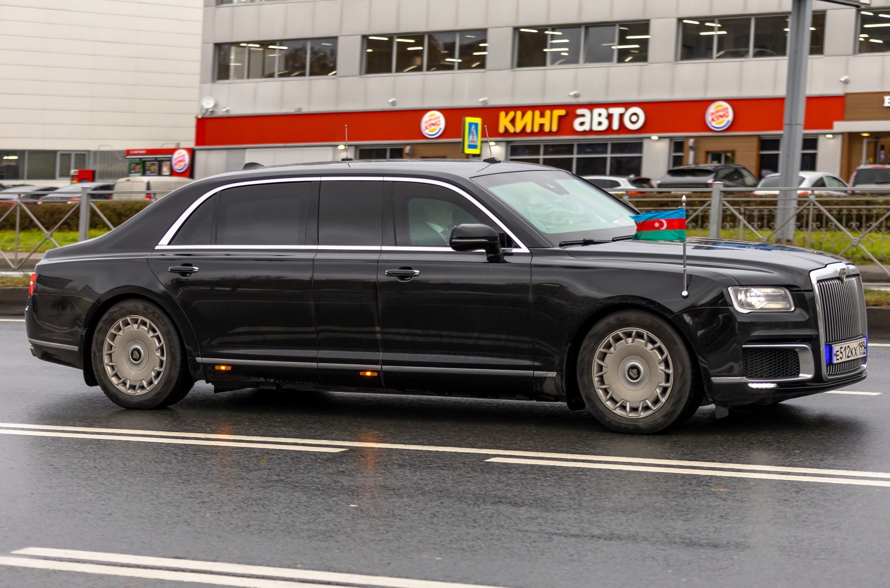 Aurus, китайцы, Maybach и «Гелик»: броневики лидеров БРИКС в Казани5