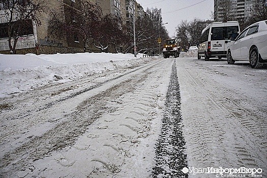 Глав районов Екатеринбурга лишили премий из-за плохой уборки снега