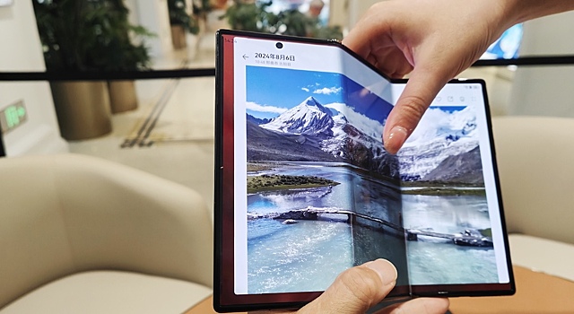 Huawei не смогла удержать лидерство на рынке складных смартфонов