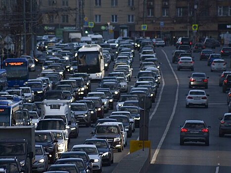 Москвичам рекомендовали пересесть на городской транспорт из-за интенсивного движения