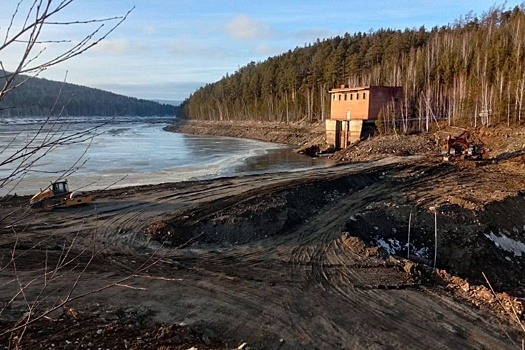 На Урале опустевшее из-за аварии водохранилище начало наполняться водой