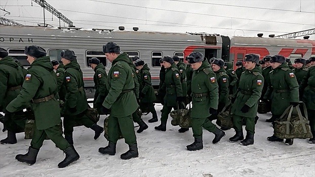 Первый эшелон с новобранцами из Сибири отправился в ЮВО