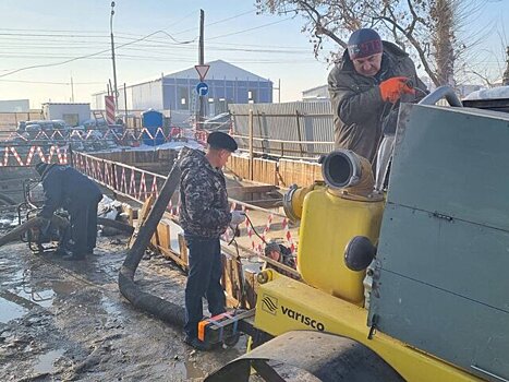 Почти 150 тыс человек остались без холодной воды в Барнауле из-за аварии