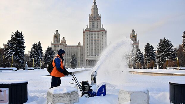 Синоптик рассказал о рекордных сугробах в Москве