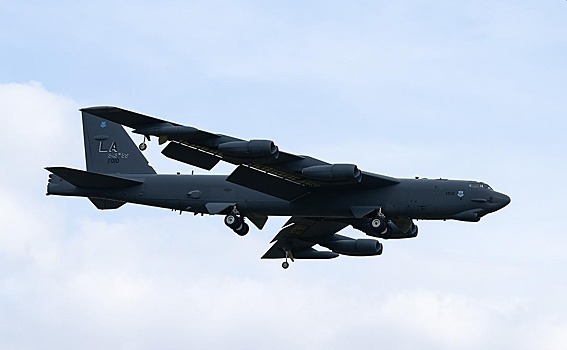 США перебрасывают в Катар еще два бомбардировщика B-52H