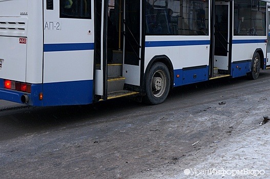 Упавшая под автобус екатеринбурженка выиграла суд у перевозчика и ДЭУ