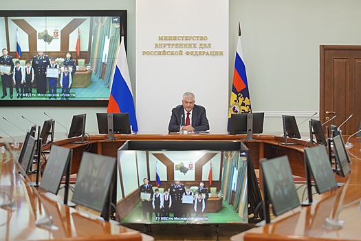 Владимир Колокольцев встретился с многодетными семьями полицейских