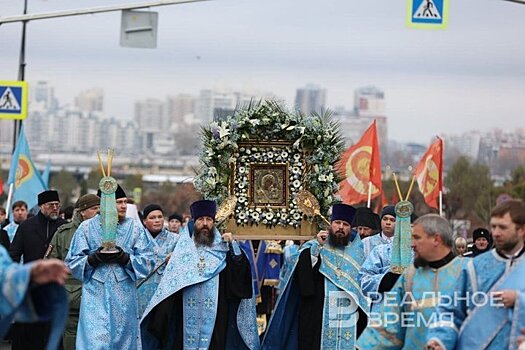 В Казани прошел крестный ход в праздник Казанской иконы Божией Матери