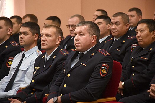 В Оренбурге наградили полицейских в преддверии профессионального праздника