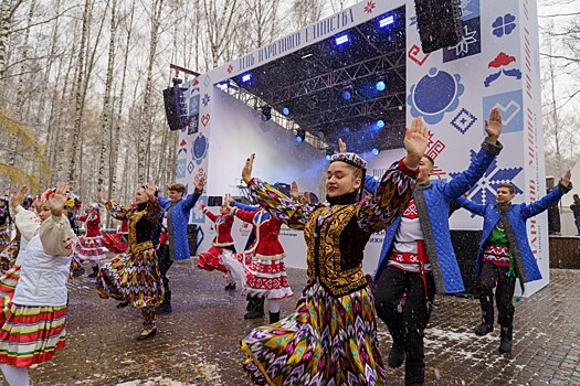 В парке Пушкина прошел межнациональный фестиваль «Россия объединяет»