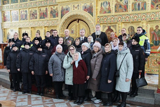 В Республике Марий Эл полицейские и общественники приняли участие в памятных мероприятиях