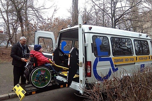 В Ростове закупают автомобили для "социального такси"