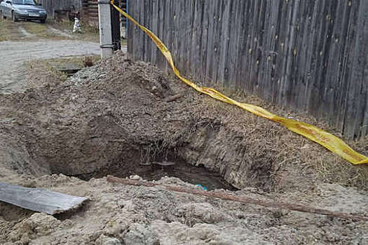 В Свердловской области школьник провалился в яму с ледяной водой