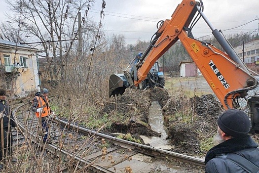 В Златоусте из подвалов домов откачали борщ