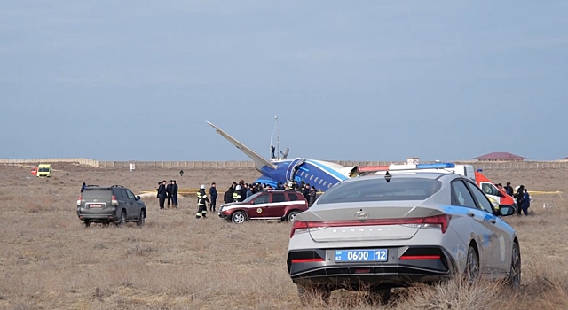 Azerbaijan Airlines заявила о большом опыте капитана потерпевшего крушение самолета