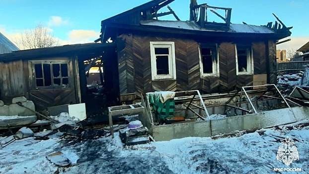 Четырёх человек спасли на пожаре в Вологде