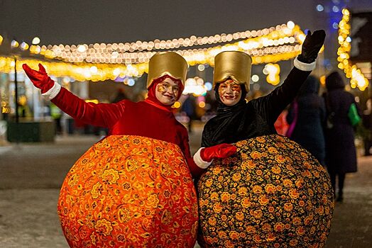 Каток и новогодняя площадка открылись на нижегородской ярмарке