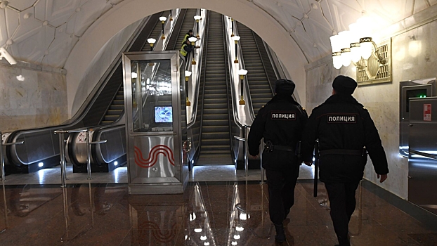 Напавшего с молотком на пассажира метро мужчину задержали в Москве