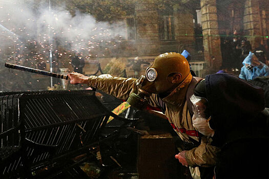 Новый президент Грузии запретил маски и лазеры на митингах