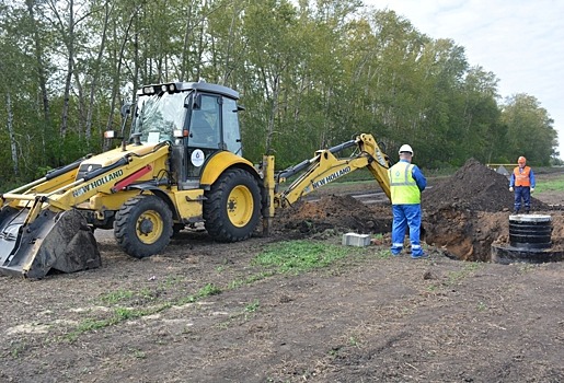 Омский водоканал построил водопровод для поселка Октябрьский