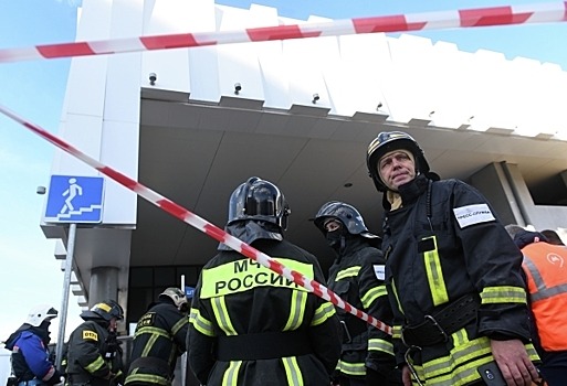 Площадь пожара на складе в Барнауле выросла до 3 тыс. кв. метров