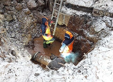 Порыв водопровода произошёл на улице Петрова в Ижевске