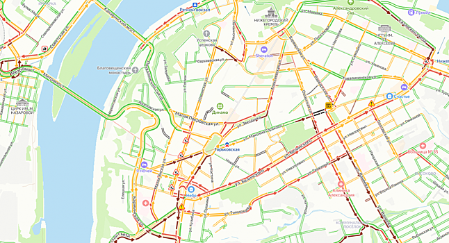 Пробки в 9 баллов сковали движение в Нижнем Новгороде вечером 25 декабря