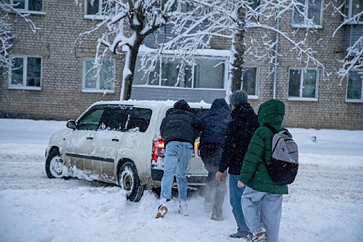 Режим ЧС в Благовещенске из-за снегопада: жителям предложили выйти на уборку