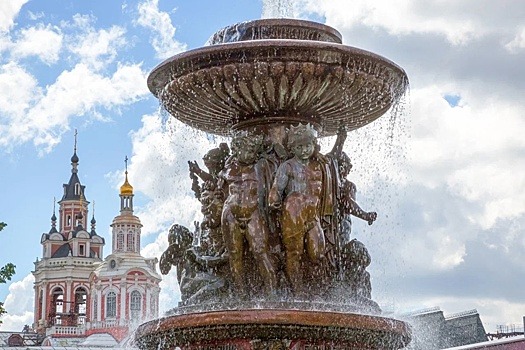 В центре Москвы провели ремонт фонтана "Витали"