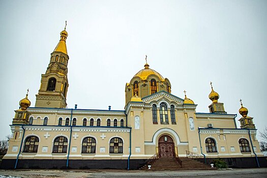 В Луганске завершили роспись Свято-Петропавловского кафедрального собора