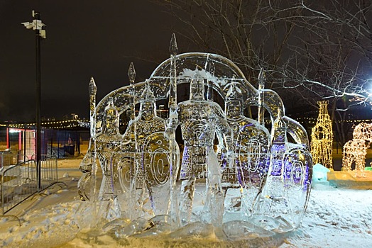 В Новосибирске открыли ледовый городок по мотивам сказок Пушкина – фото