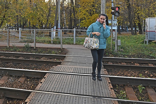 Предложено ввести штрафы за переход железнодорожных путей на красный свет