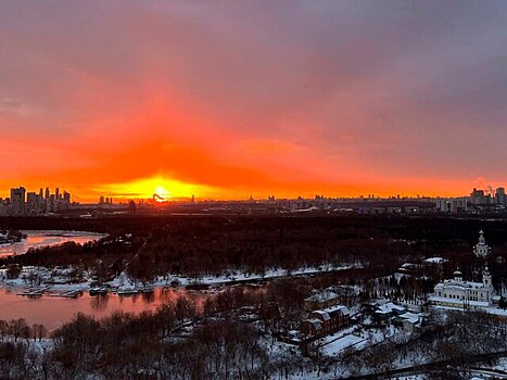 Солнечный столб возник в Москве утром 4 января