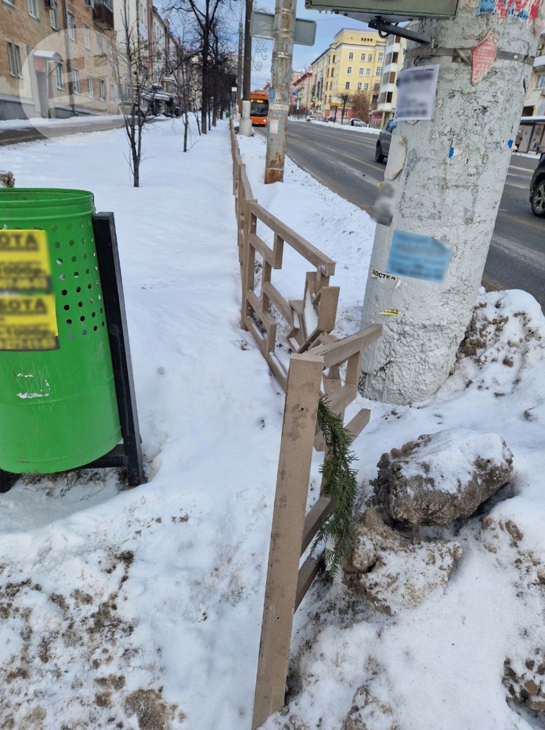 В Ижевске повредились новые ограждения из полимерных материалов1