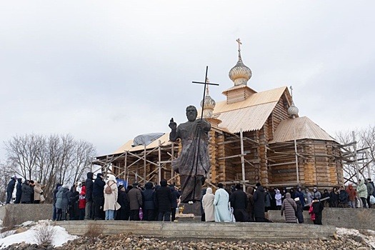 В Костроме освятили скульптуру апостола Андрея Первозванного