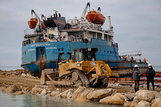 На берегу Азовского моря снова зафиксированы выбросы мазута