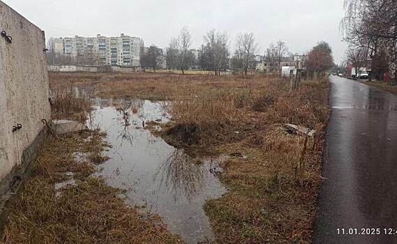 В Курске из-за аварии на коллекторе сточные воды затопили около 11 тыс.кв.м