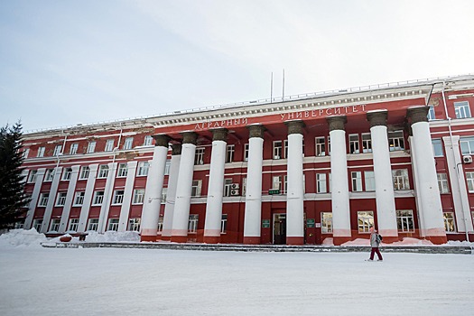 В Новосибирске расследуют загадочную смерть сотрудника НГАУ во время обеда