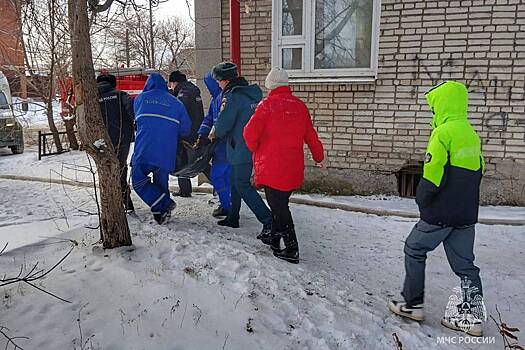 В российском регионе спасли полсотни человек при пожаре в общежитии