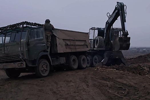 Военные инженеры «Южной» группировки войск продолжают разминирование участков дорог и прилегающих территорий