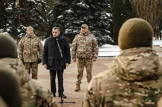 Александр Хинштейн поздравил курян с Днём защитника Отечества