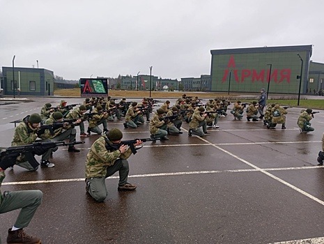 Калужских школьников отправят на военные сборы в центр «Авангард»