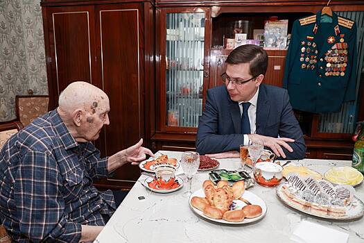 Медаль к 80-летию Победы вручили ветерану Геннадию Луканову в Нижнем Новгороде