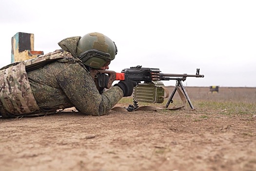 На полигоне под Луганском проходят военные учения