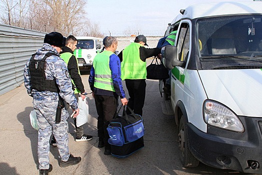 Помилования вместо высылки попросили 22 мигранта в Новосибирске